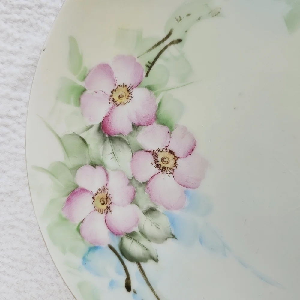 Thomas Bavaria Collectors Porcelain Plate Pink Flowers gold rim plate size 7.5